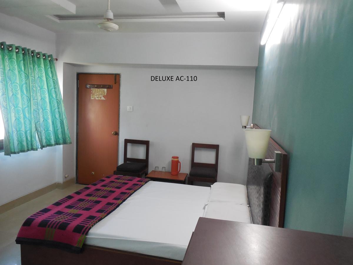 Hotel Silver Springs Ahmedabad Exterior foto