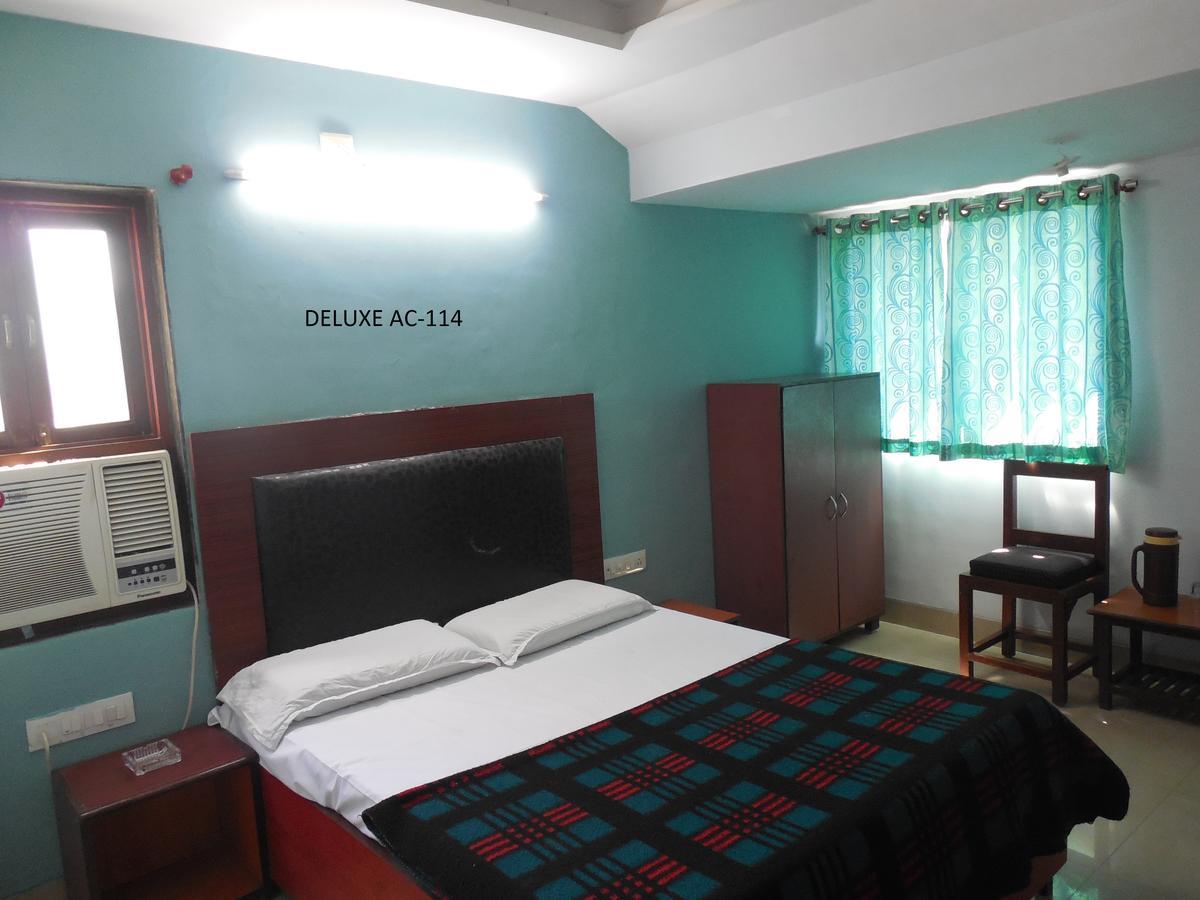Hotel Silver Springs Ahmedabad Exterior foto