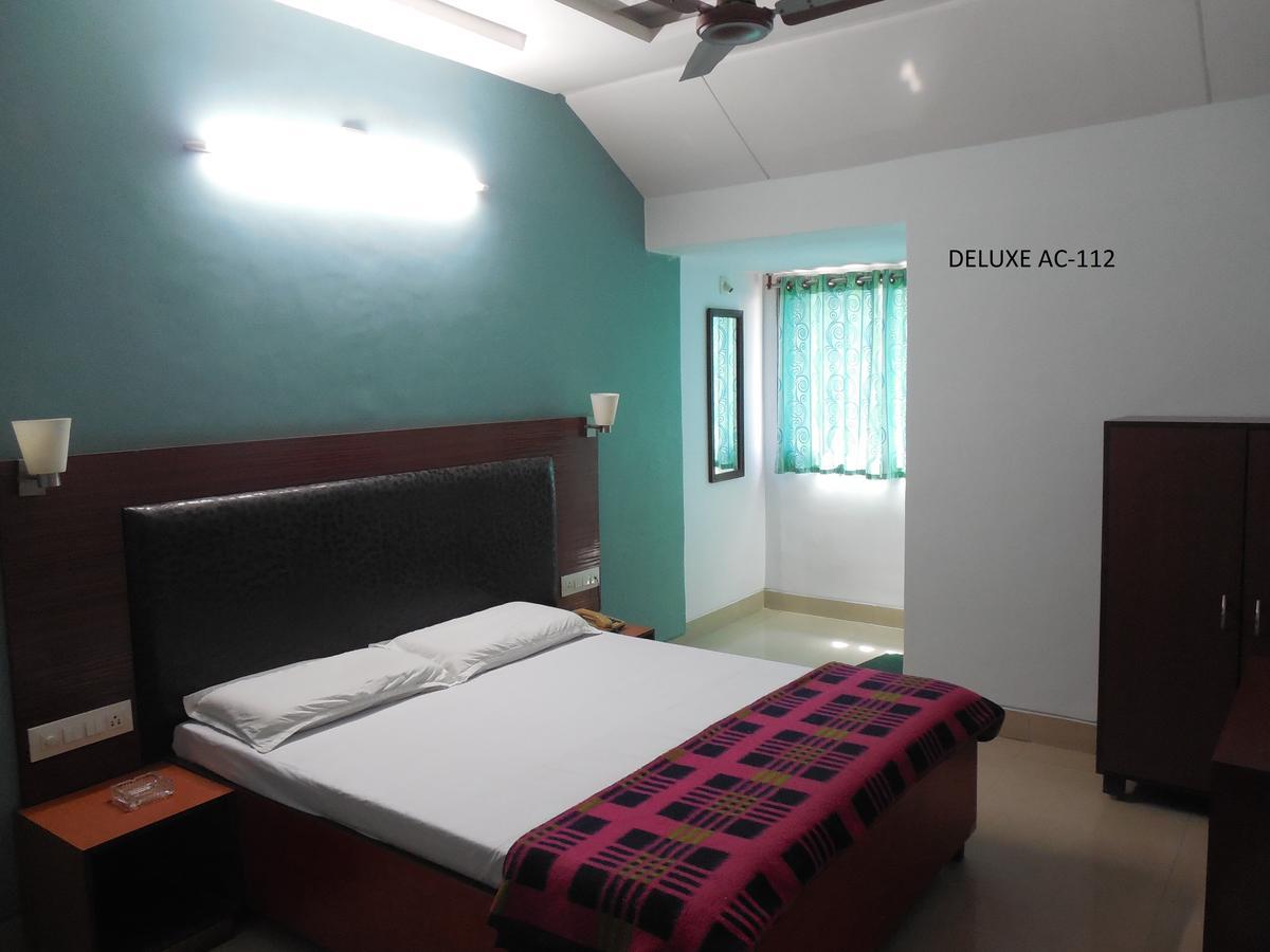 Hotel Silver Springs Ahmedabad Exterior foto