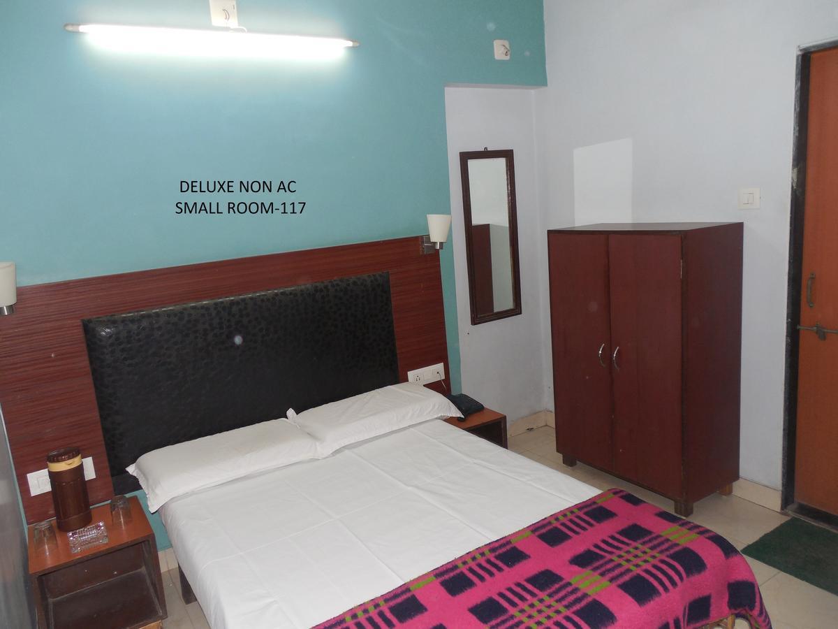 Hotel Silver Springs Ahmedabad Exterior foto